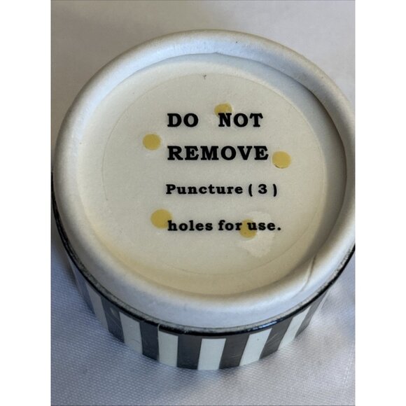 Models prefer flawless neutralizing powder du jour 0.09 oz minimizes imperfectio - Picture 6 of 7